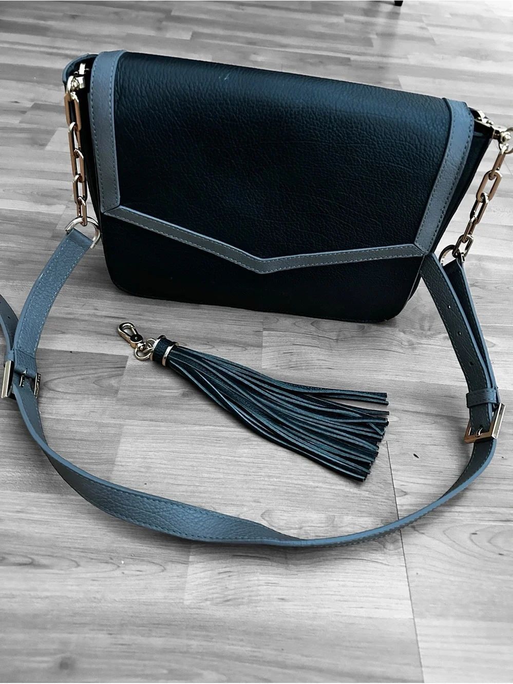 Massaccesi Zhoe Legend Shoulder Bag With MM Tassel NWOT - Picture 2 of 13